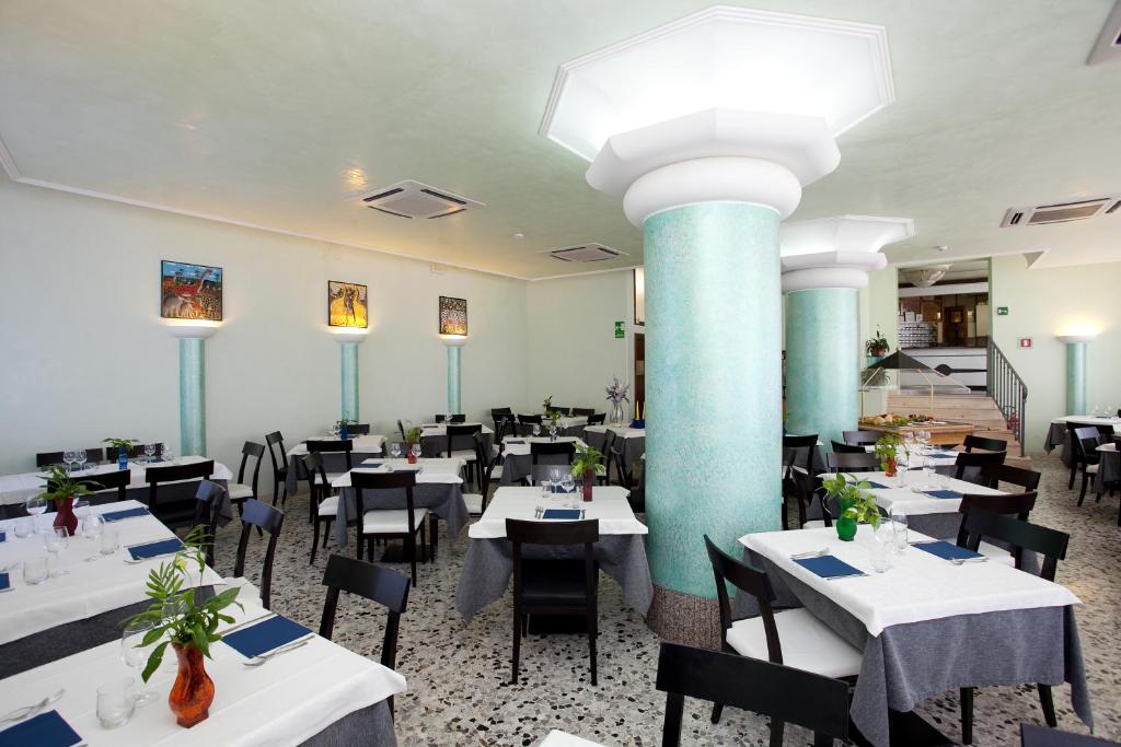 Restaurace v ubytování Hotel Tropical