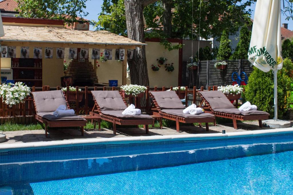 Bazén v ubytování Villa Mystique nebo v jeho okolí
