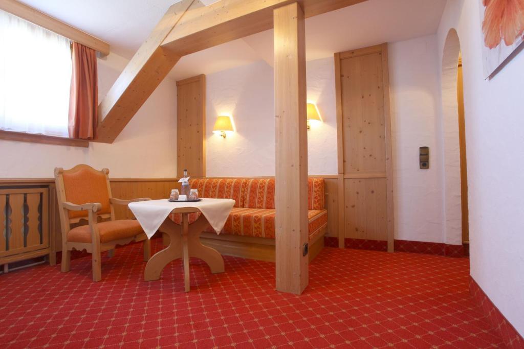 Posezení v ubytování Hotel Waldeck mit Restaurant "Florian'S"