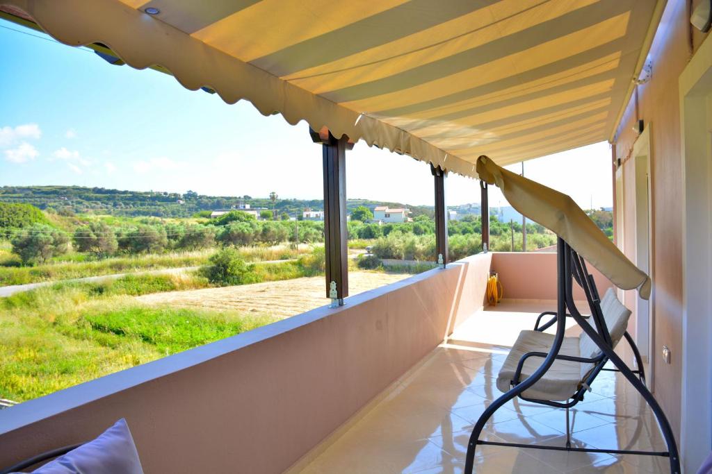 Balkón nebo terasa v ubytování Luxury Suites in Stavromenos