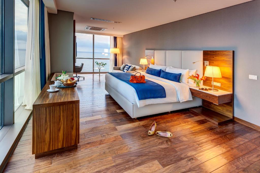 Postel nebo postele na pokoji v ubytování Hotel InterContinental Cartagena by IHG