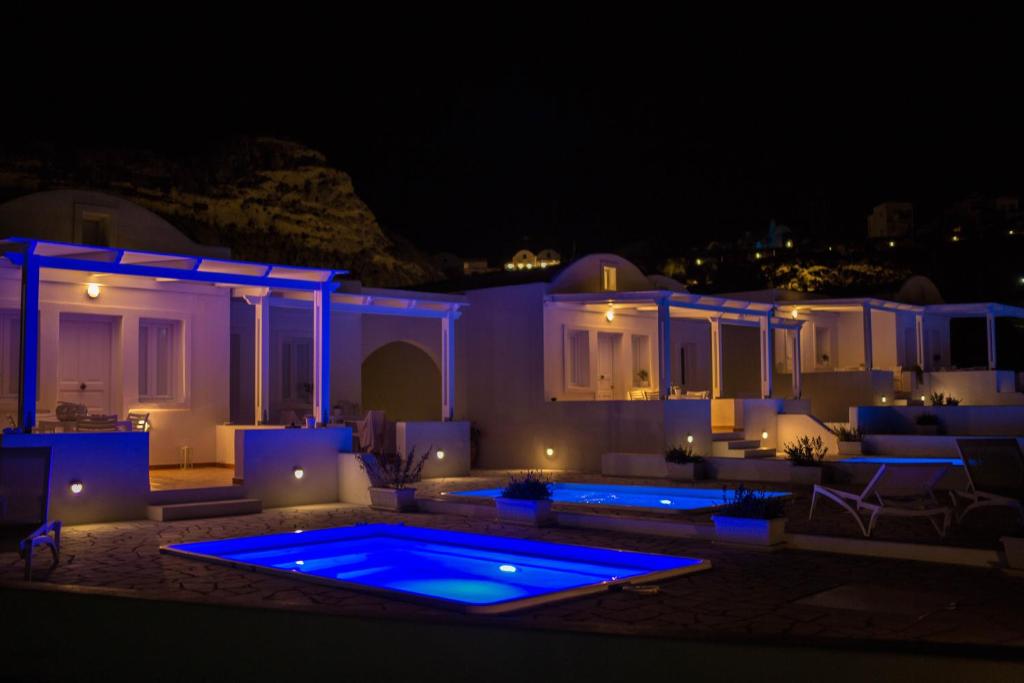 La alberca dentro o cerca de Katharos Pool Villas