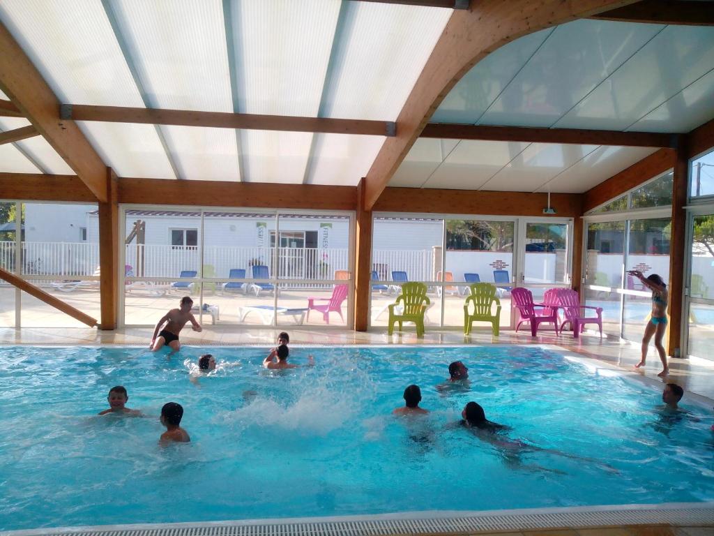 Swimmingpoolen hos eller tæt på Domaine Le Jardin du Marais