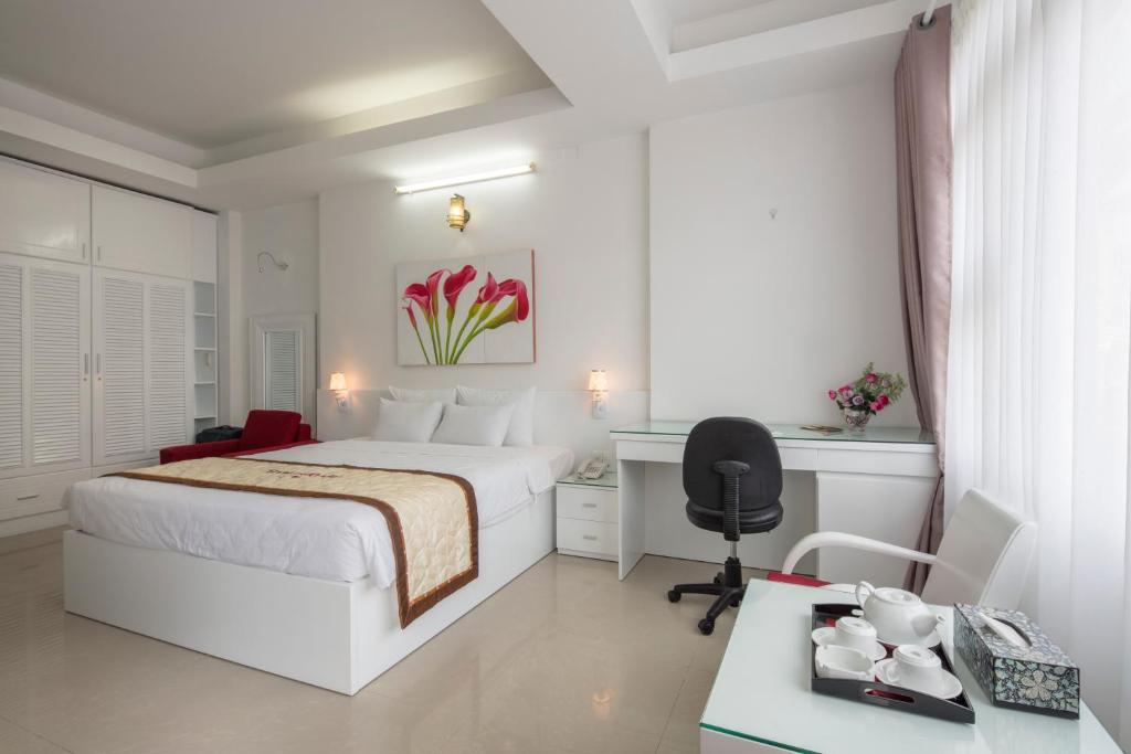 Vien Dong Hotel 3 - 豪华双人房间与阳台