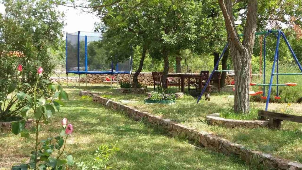 Vonkajšia záhrada v ubytovaní Agrotourism Galic Krka