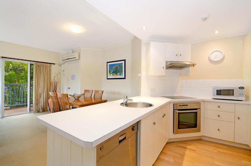 Reflections Holiday Apartments - 