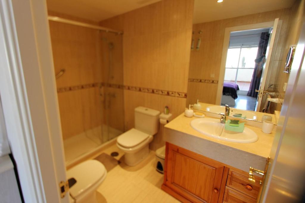 Kúpeľňa v ubytovaní Bonito apartamento en Nueva Andalucia