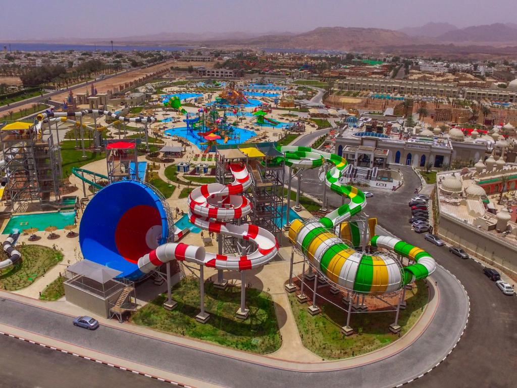 Bazén v ubytování Pickalbatros Aqua Park Sharm El Sheikh nebo v jeho okolí