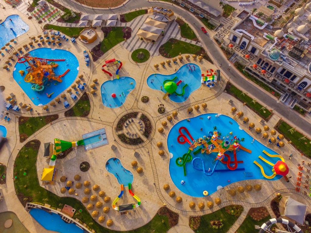 Bazén v ubytování Pickalbatros Aqua Park Sharm El Sheikh nebo v jeho okolí