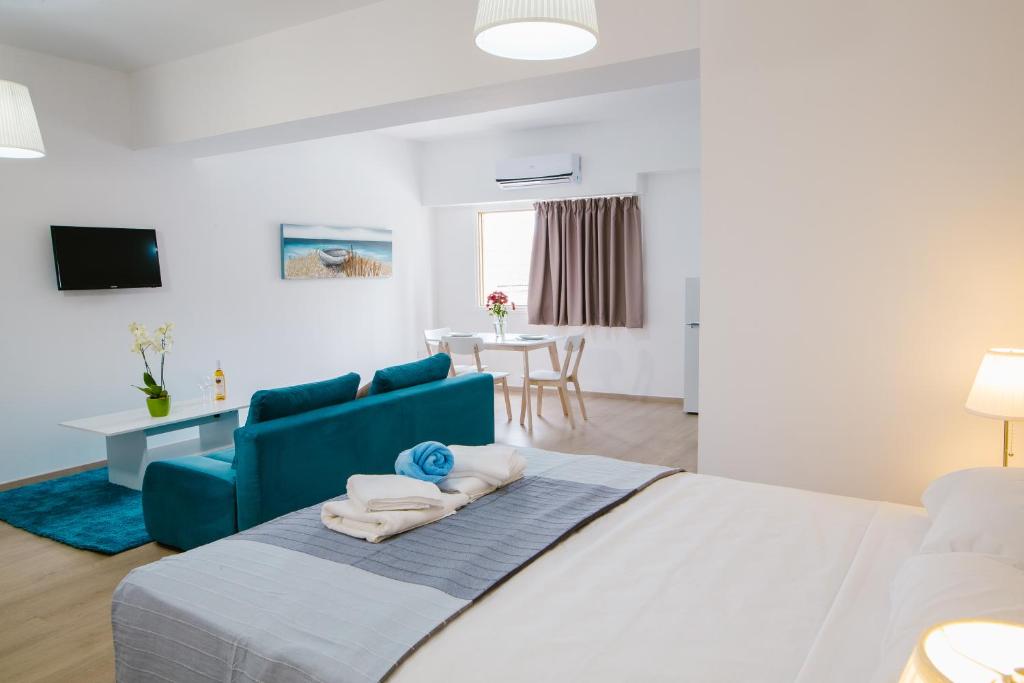 Stephanie Studios - Luxe Studio