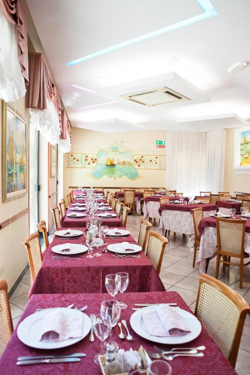 Restaurace v ubytování Hotel Villa Gori