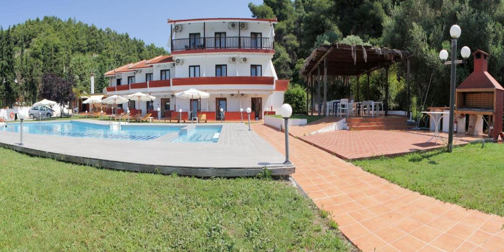 Bazén v ubytování Hotel Idea nebo v jeho okolí