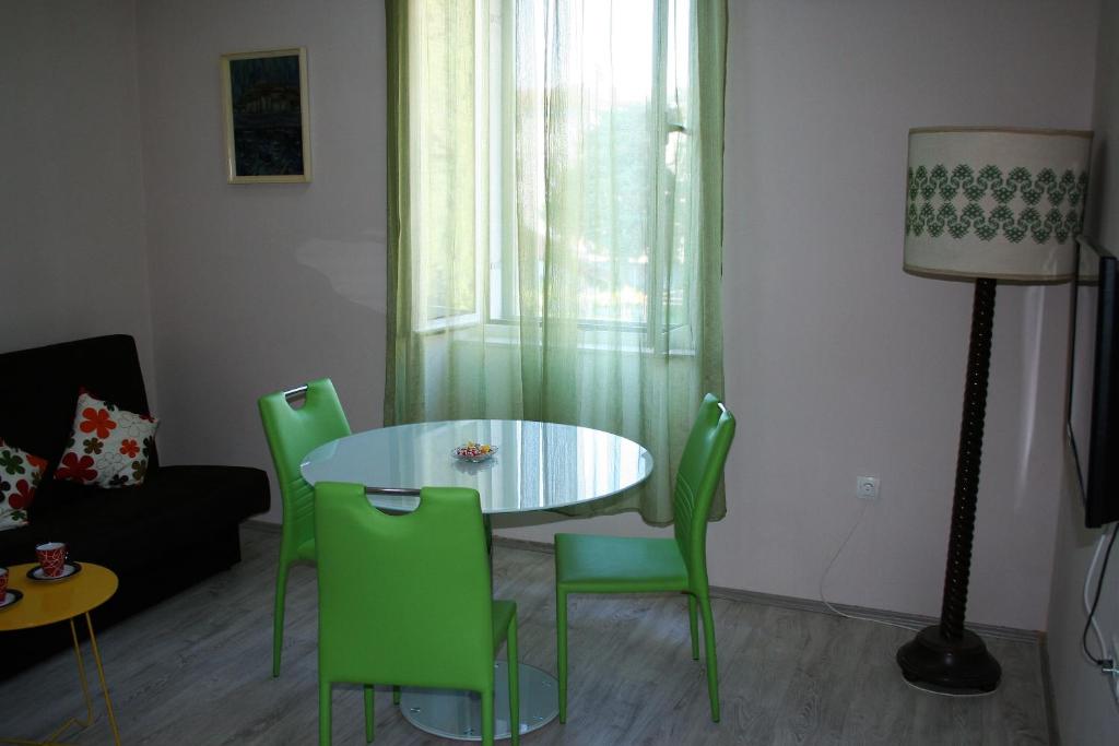Posedenie v ubytovaní Pavelin apartments