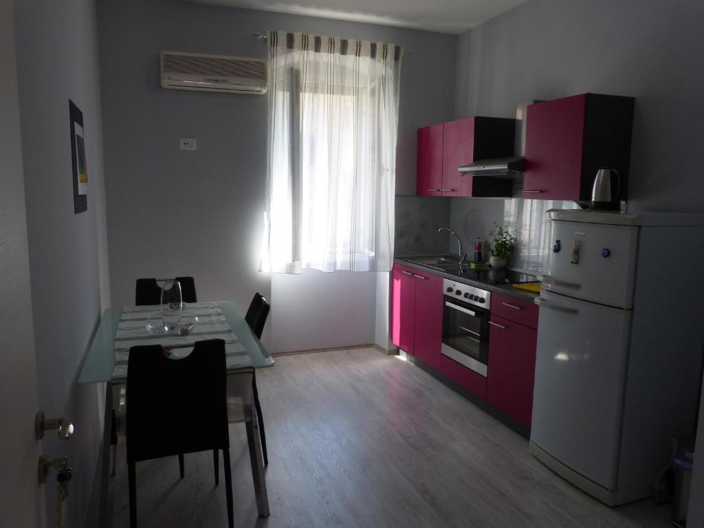 Kuchyňa alebo kuchynka v ubytovaní Pavelin apartments