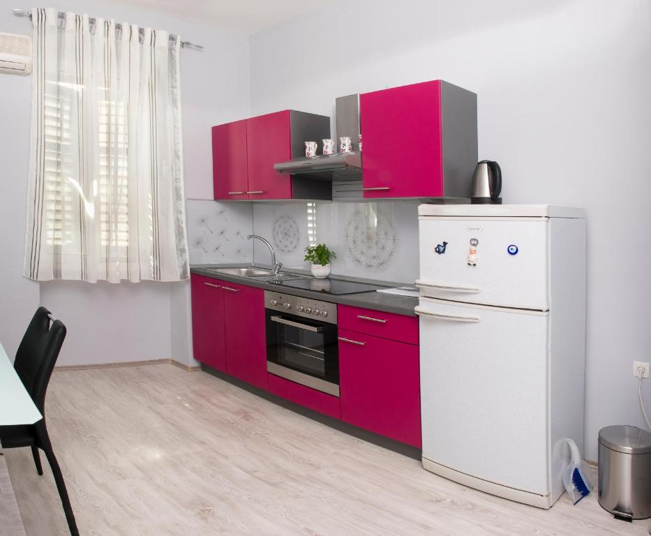 Kuchyňa alebo kuchynka v ubytovaní Pavelin apartments