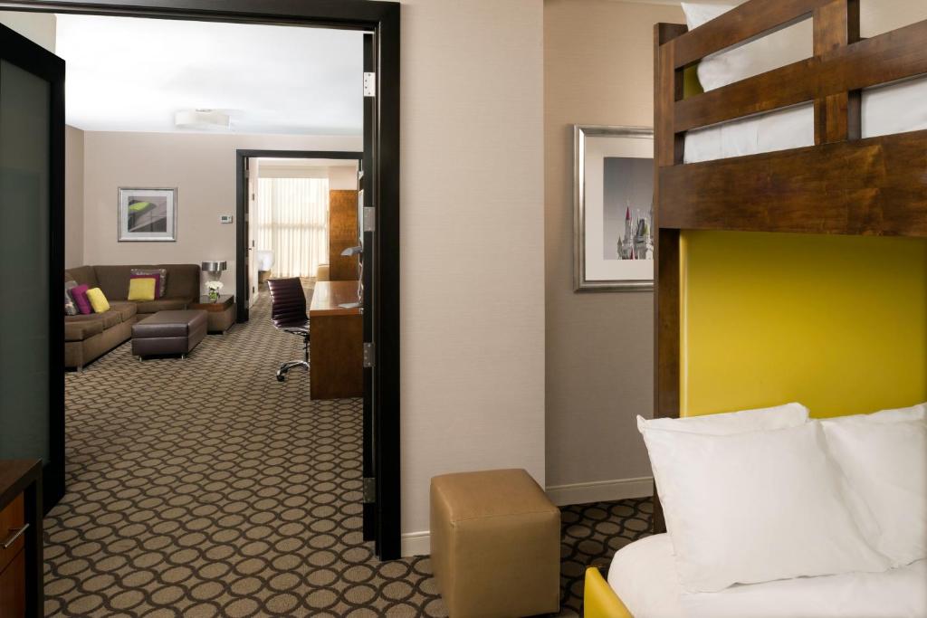 Hyatt Regency Orange County - VIP Family Suite