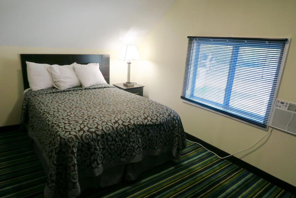 Days Inn by Wyndham Lincoln - 4 Lits Doubles, Suite De Chalet De Trois Chambres, Non-fumeurs