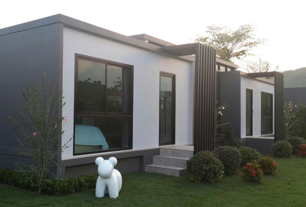 Domácí mazlíčci ubytovaní s hosty v ubytování The Focus Khaoyai Resort