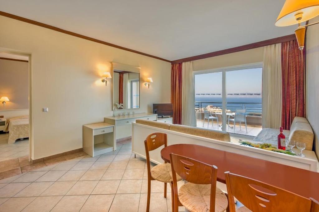 Posezení v ubytování Kipriotis Aqualand Hotel