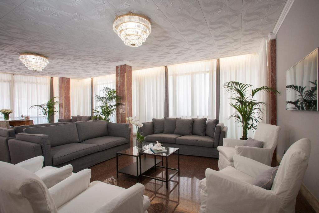 Posezení v ubytování Hotel Imperial Palace