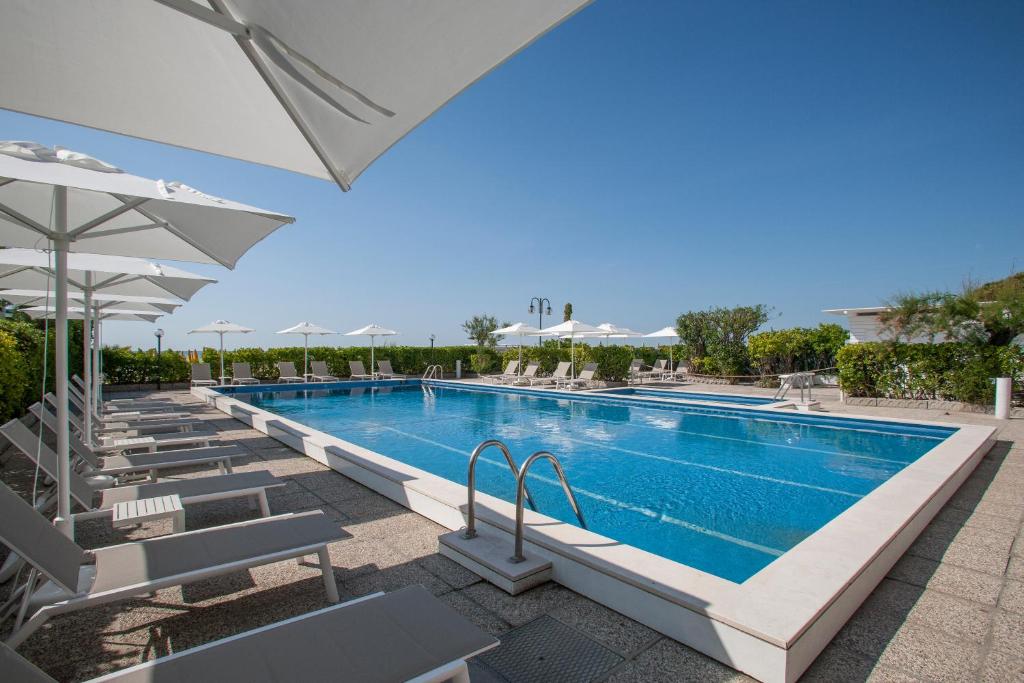 Bazén v ubytování Hotel Imperial Palace nebo v jeho okolí