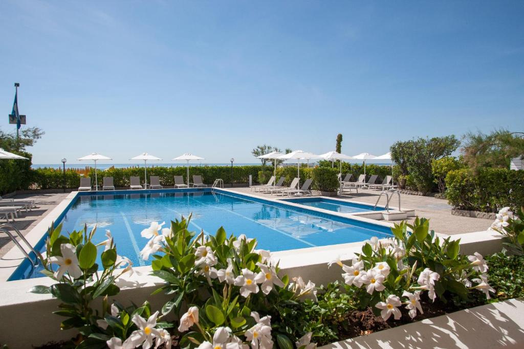 Bazén v ubytování Hotel Imperial Palace nebo v jeho okolí