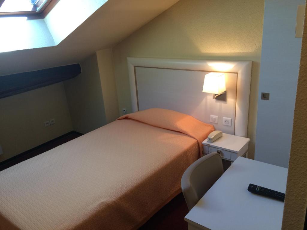 Gallery image of Hotel Elys&eacute;e in Lyon