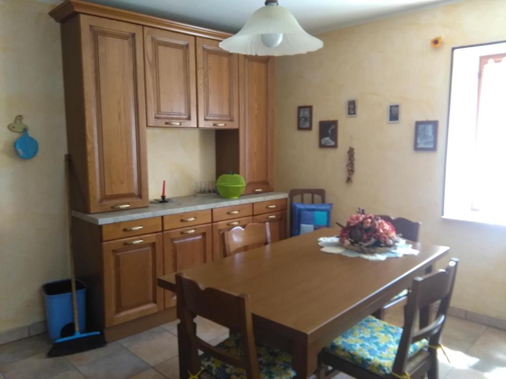 A kitchen or kitchenette at Ranch Dei Salassi del Suc