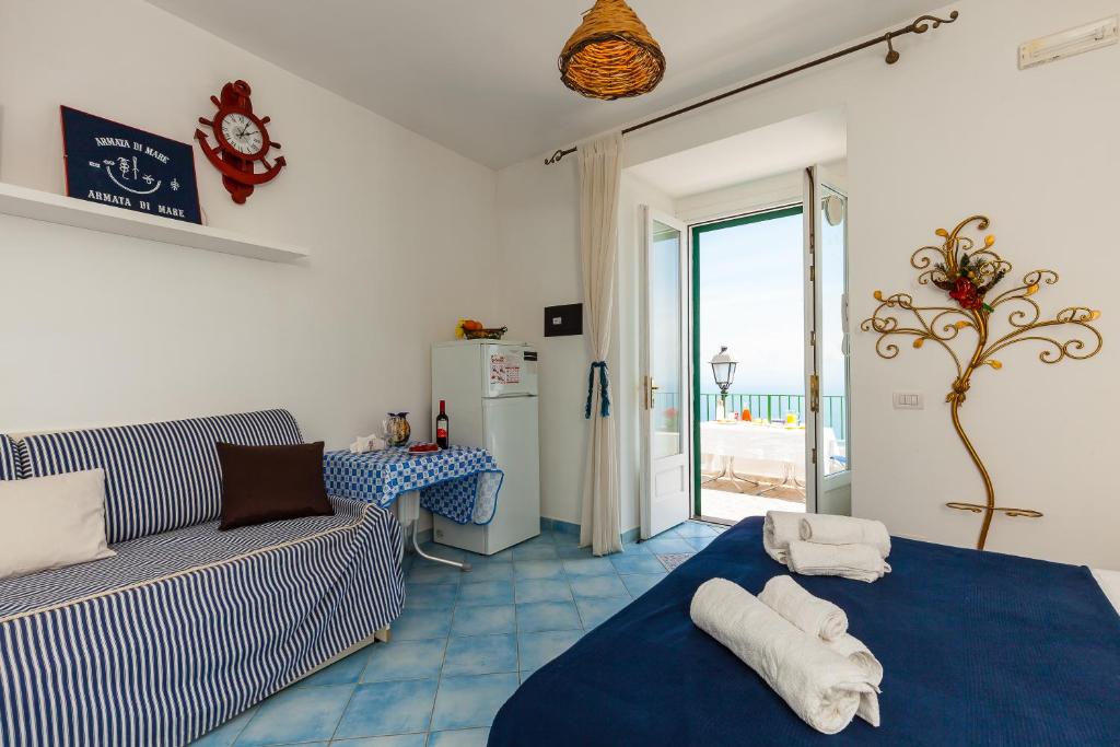 A bed or beds in a room at Residenza Gennaro
