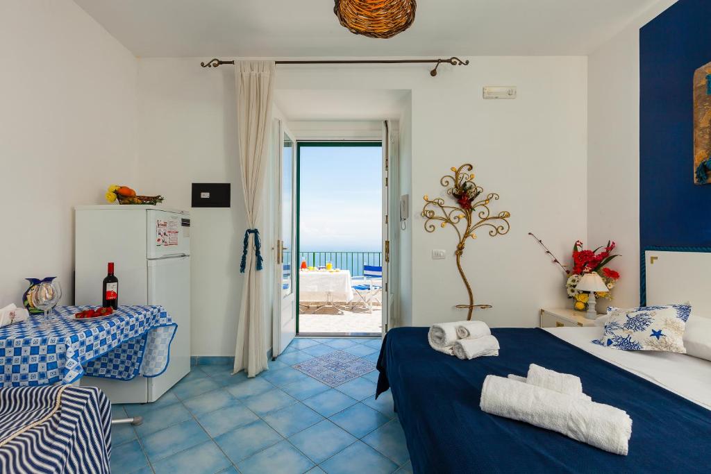 A bed or beds in a room at Residenza Gennaro