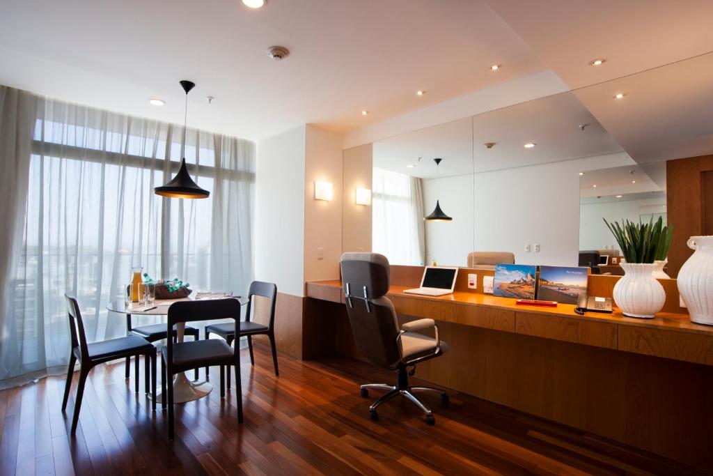  H Niteroi Hotel