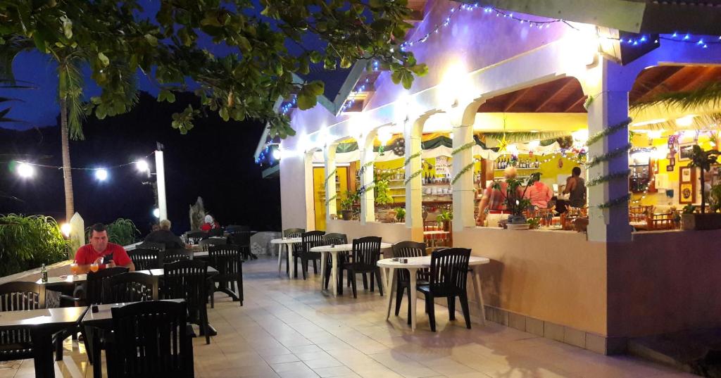 Restaurace v ubytování Sunset Bay Club All Inclusive