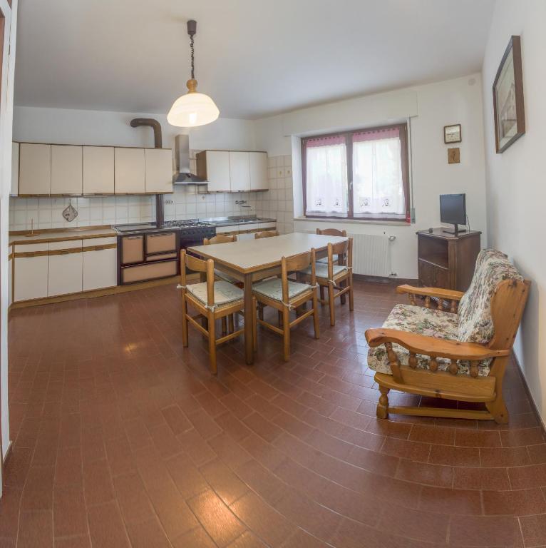 Кухня або міні-кухня у Albergo Diffuso Balcone sul Friuli