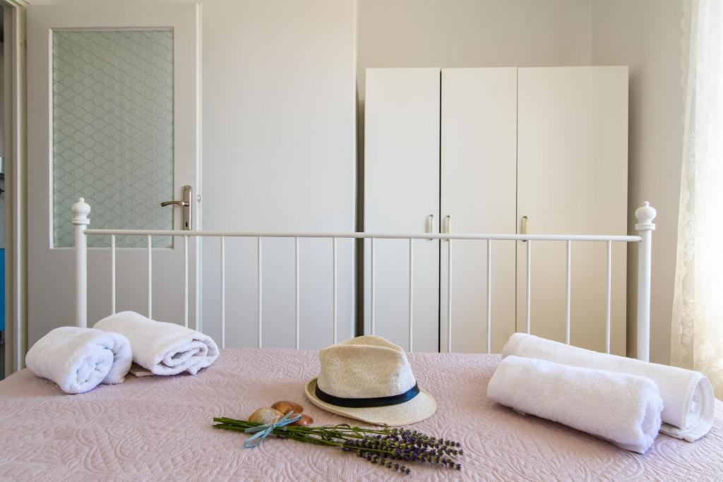 Posteľ alebo postele v izbe v ubytovaní Holiday home Trogir flower