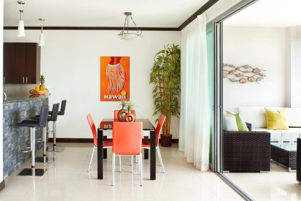 Posezení v ubytování Best in Jaco Condos at Diamante del Sol