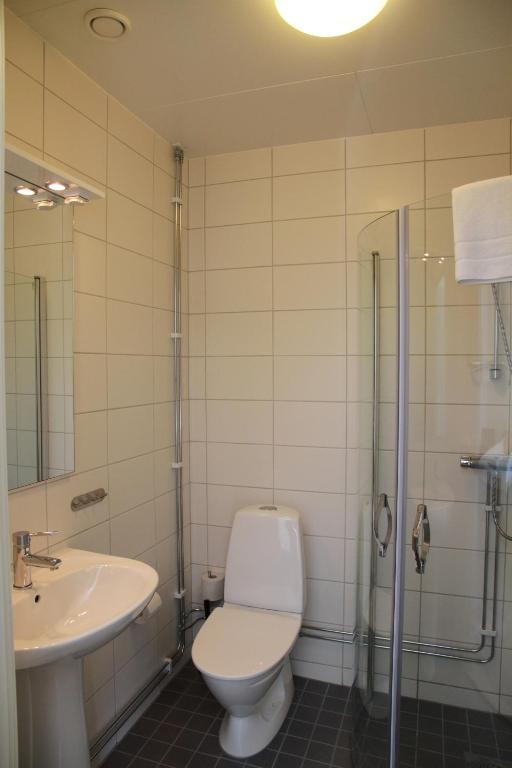 Koupelna v ubytování Flygplatshotellet