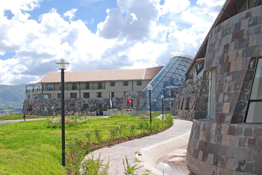 Nespecifikovaný výhled na hory nebo výhled na hory při pohledu z hotelu