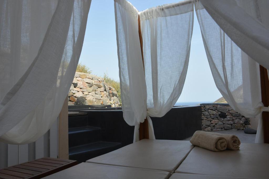Sea view houses - Two-Bedroom Holiday Home With Outdoor Hot Tub