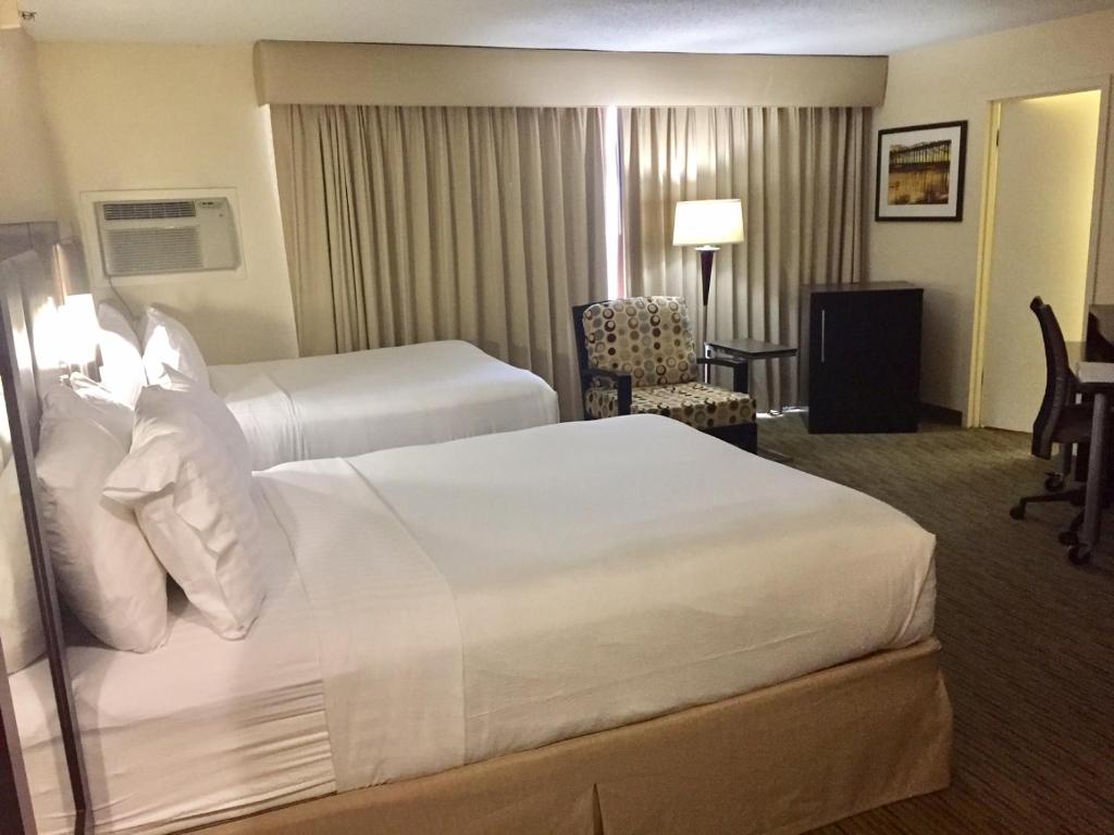 Krevet ili kreveti u jedinici u objektu Holiday Inn Miami International Airport by IHG