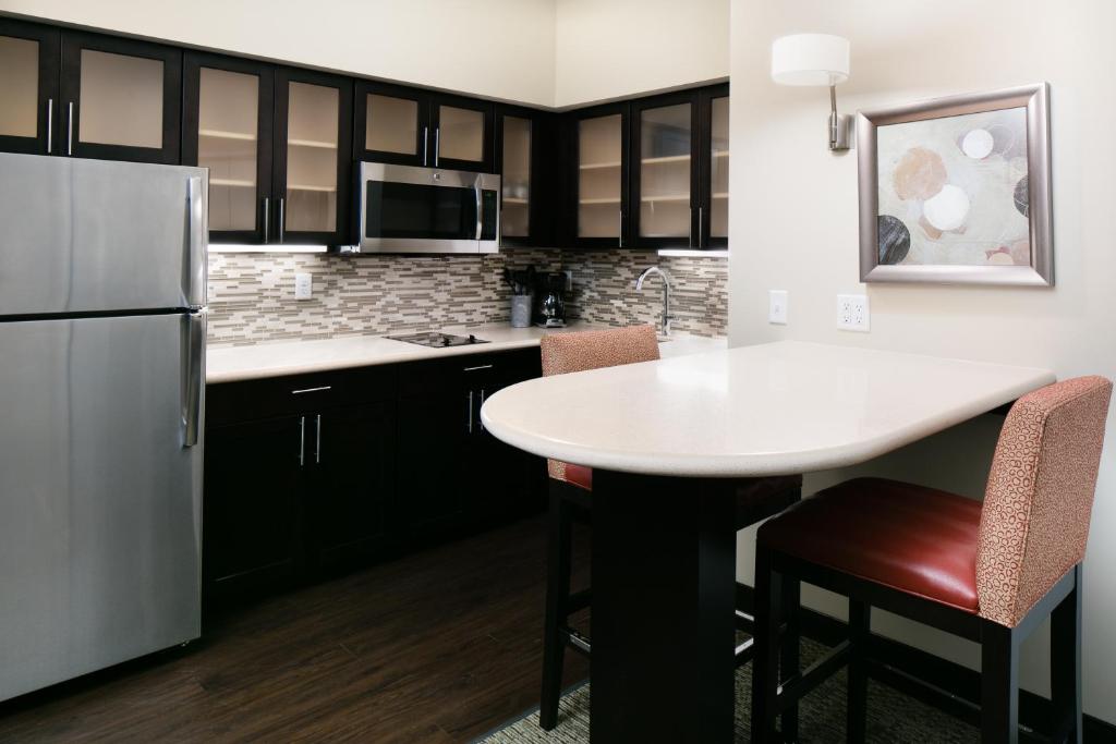 Staybridge Suites Des Moines Downtown by IHG - Suite De Un Dormitorio Con Dos Camas Queen