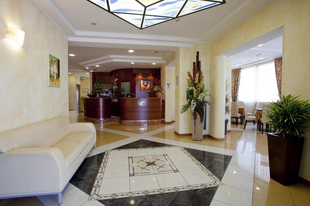 Vstupní hala nebo recepce v ubytování Hotel Palm Beach B&B SEA VIEW