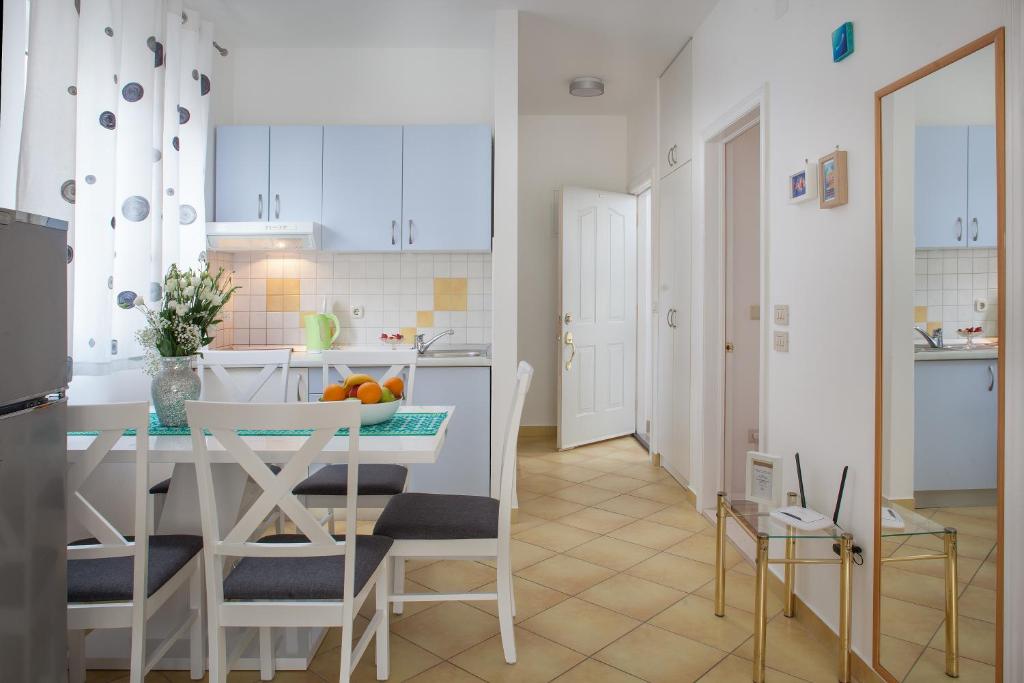 Kuchyň nebo kuchyňský kout v ubytování Apartments Ivandić
