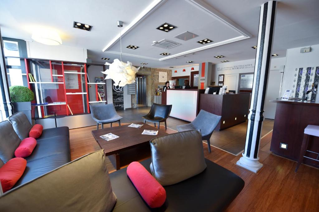 Posezení v ubytování Kyriad Hotel Dijon Gare