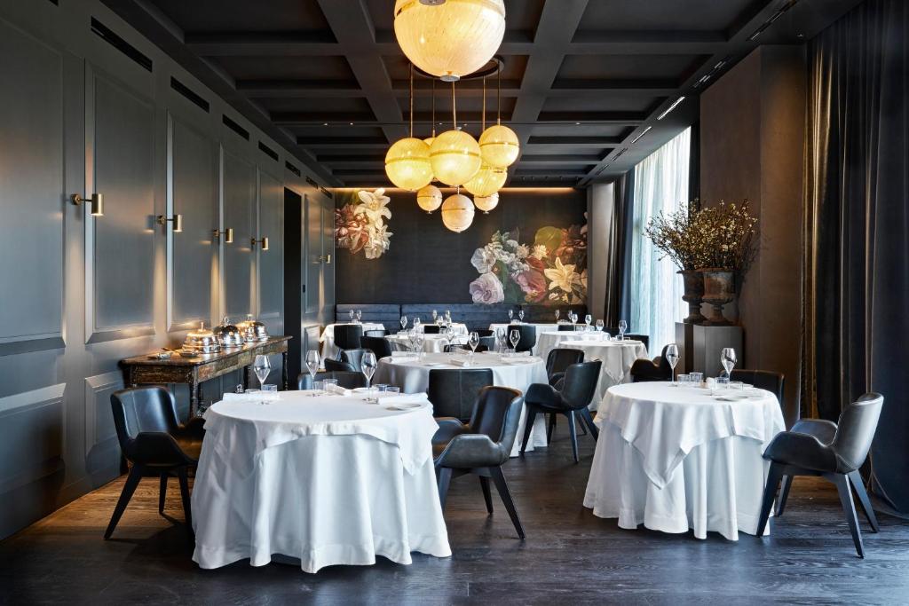 Restaurace v ubytování Hotel VIU Milan, a Member of Design Hotels