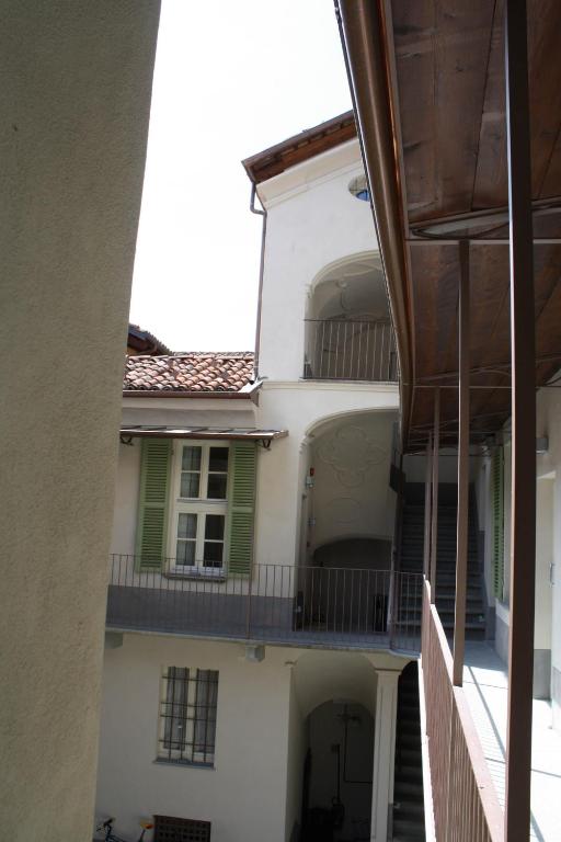 Balkón nebo terasa v ubytování Palazzo Sacco Hostello Fossano