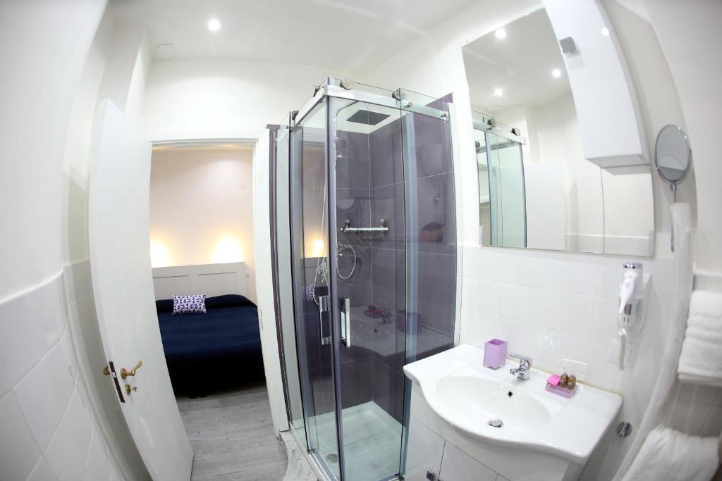 A bathroom at Cico B&B