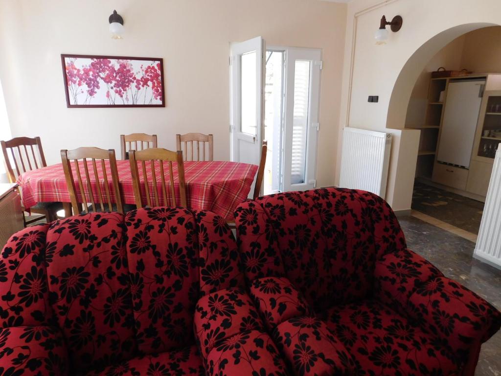 XXL Apartman - Three-Bedroom Apartment With Terrace