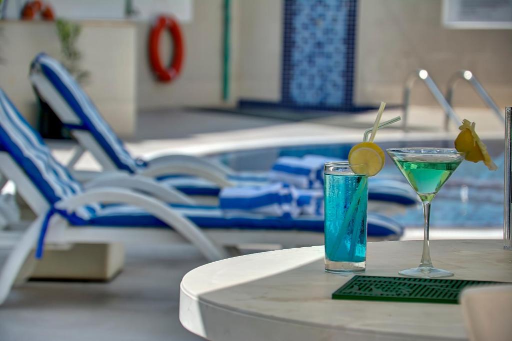 Nápoje v ubytování Raintree Rolla Hotel