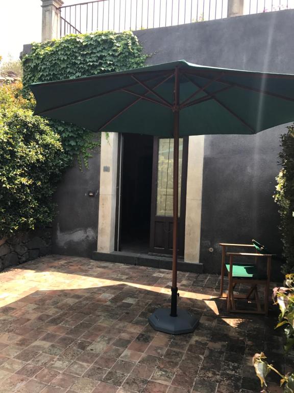 Patio alebo iná vonkajšia časť ubytovania Casa la Carrubbazza