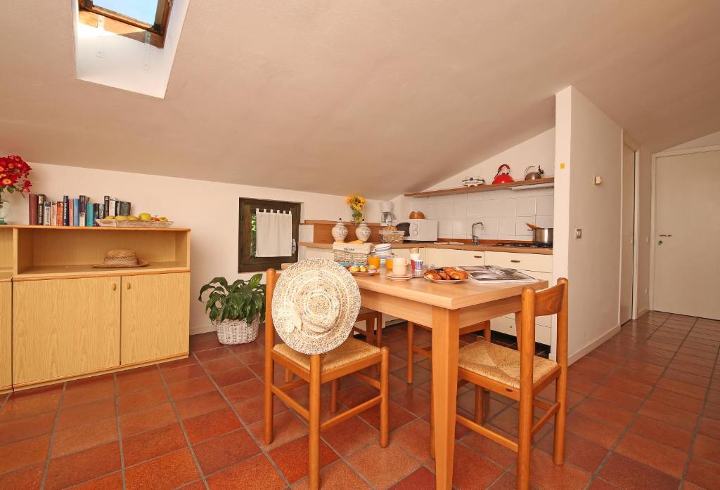Kuchyňa alebo kuchynka v ubytovaní Residence Il Melograno